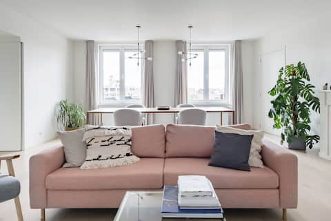 Successful Airbnb property: Overlook the City's Rooftops at a Bright, Bohemian Haven in Gent