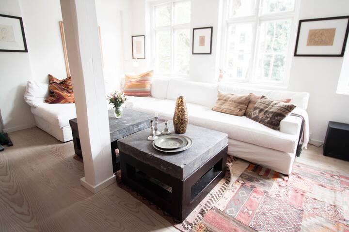 130 sqm of luxury in Nyhavn w. 3 bedrooms gallery image 3