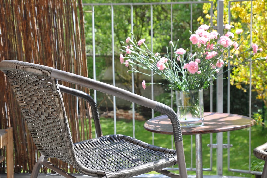 Our balcony overlooks a wonderful garden which can only be used be the people living in the house. There are only 8 flats in the entire house!