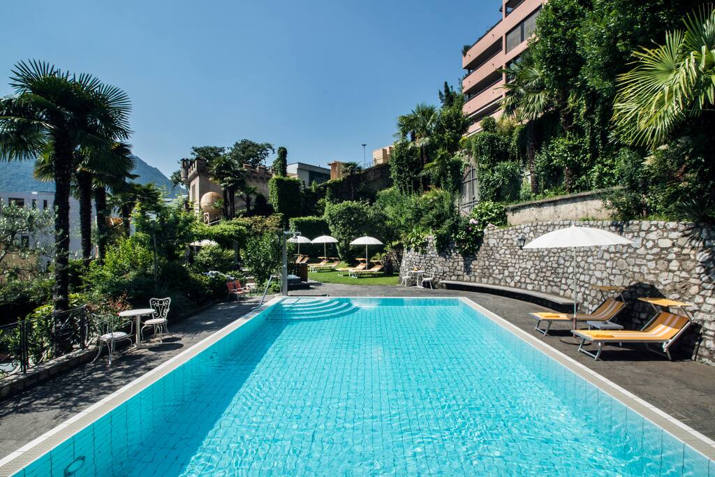 Swimming pool