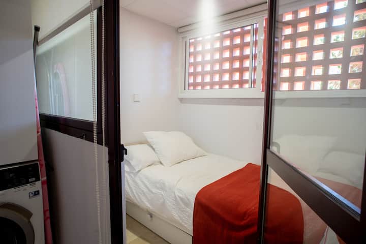 Chumba cha kulala kilichowekewa huduma