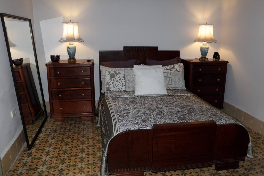 Room 1 Colonial style