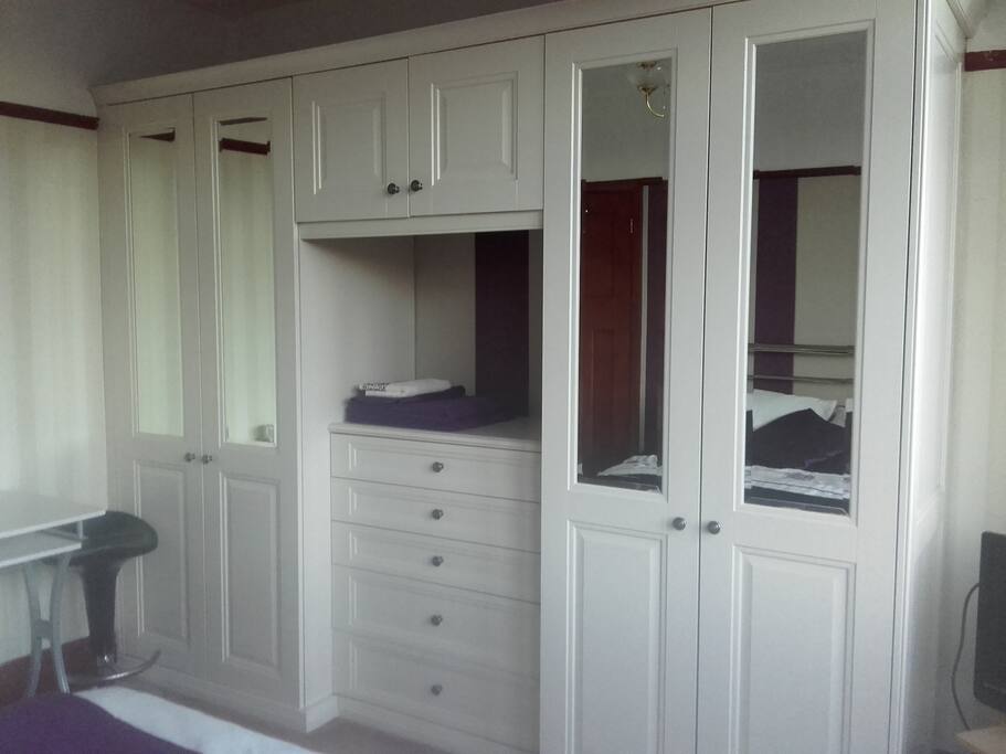 Wardrobe and Drawer space