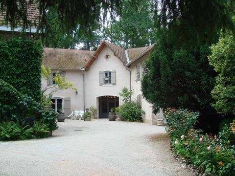 Large gite in old stables