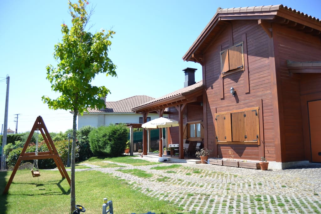 Fachada y finca