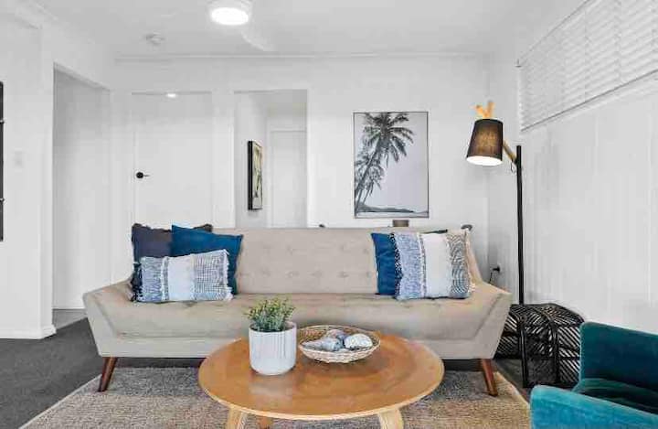 Modern Studio  With Stunning Water + Sunset Views. - Brisbane