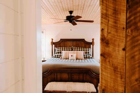 River Run Cottage at Horseshoe Bend Farm