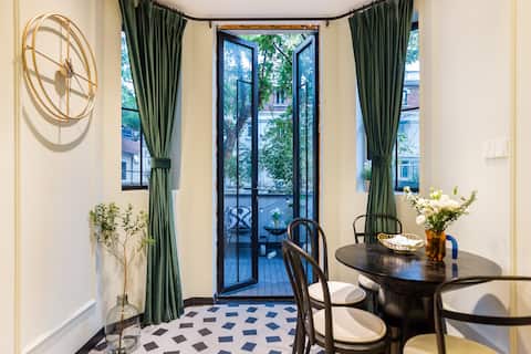 【薄荷·茵】位于FFC，市中心，拥有超大露台，多条地铁线路直达南法风情民宿