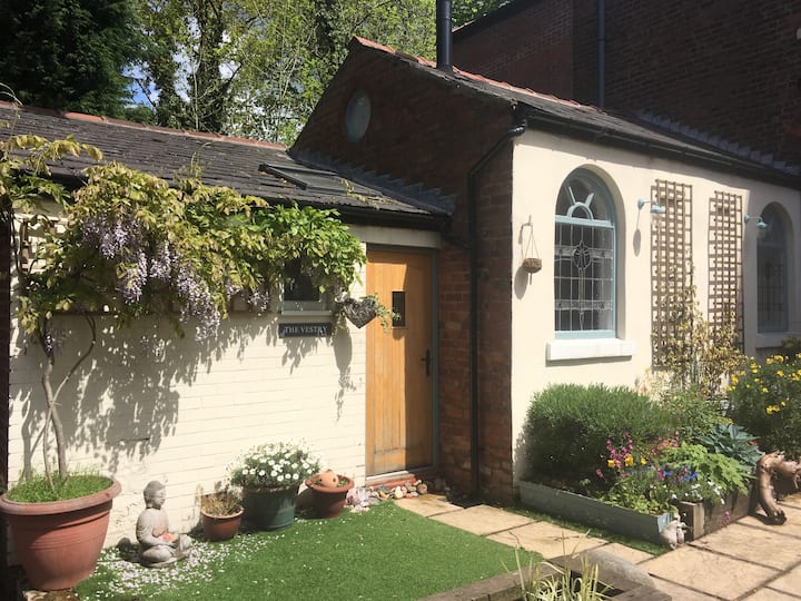 Cosy studio cottage in East Cheshire Guest houses for Rent in Poynton