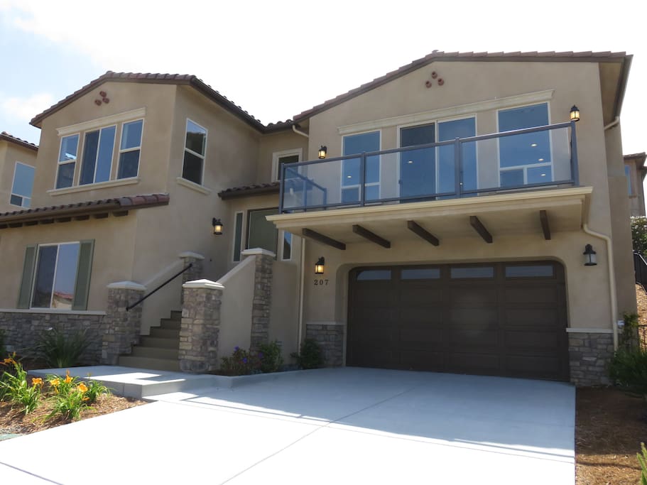 Another shot of the front of home.
