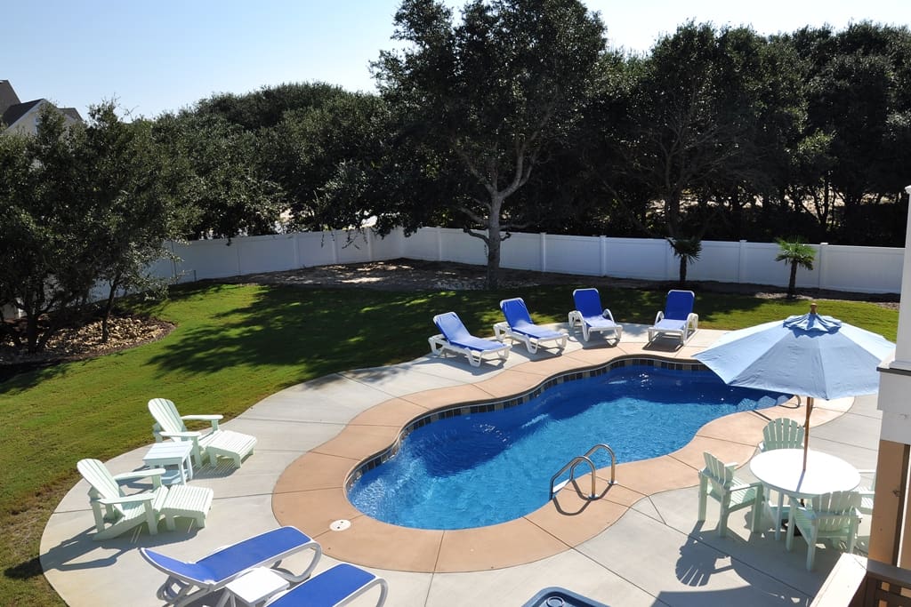CC281: Barefoot At The Banks | Pool Area