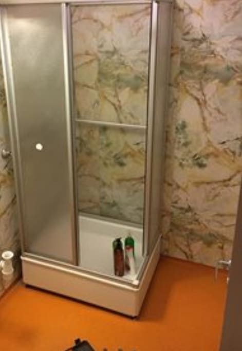 Simple shower, still good :)