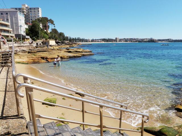 Best choice beachfront captains cabin Manly 2 gallery image 3