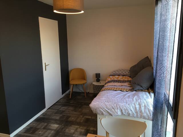 Studio charmant proximité gare avec parking privé