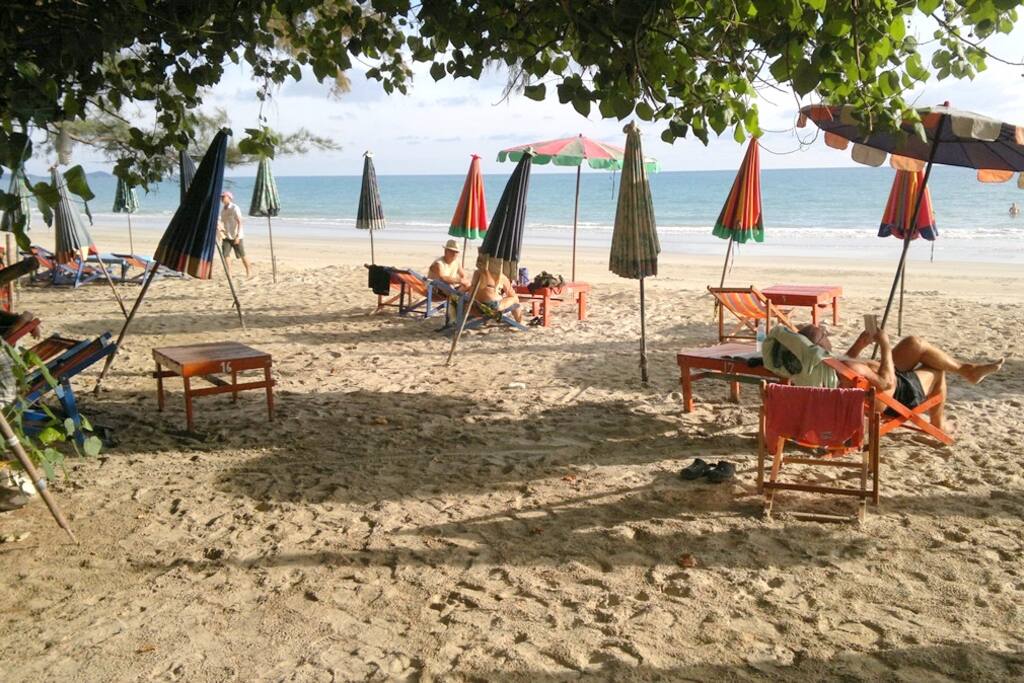 10 km beach 100 meters outside the condo with nice shade from the trees. Food and refreshments served on the beach.