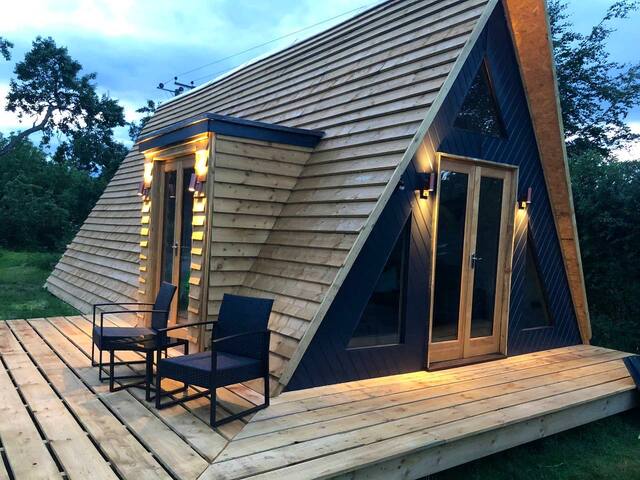 Unique, luxury cabin with hot tub set on our farm.