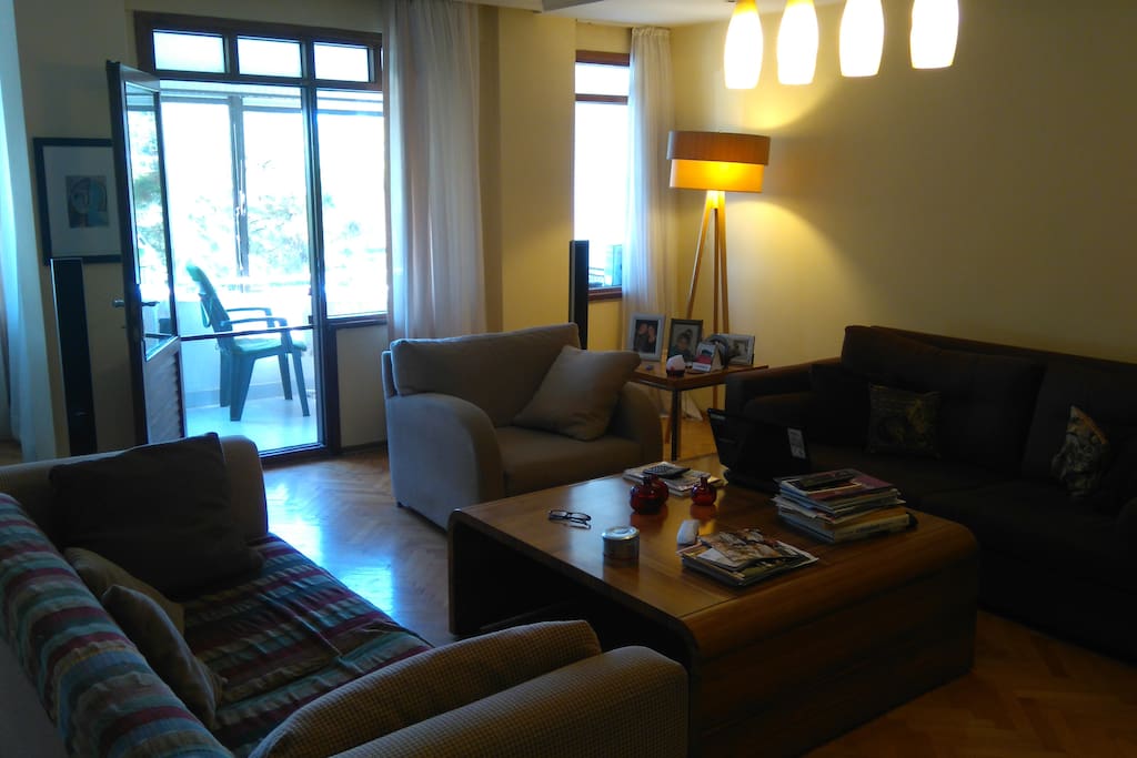 Large livingroom..