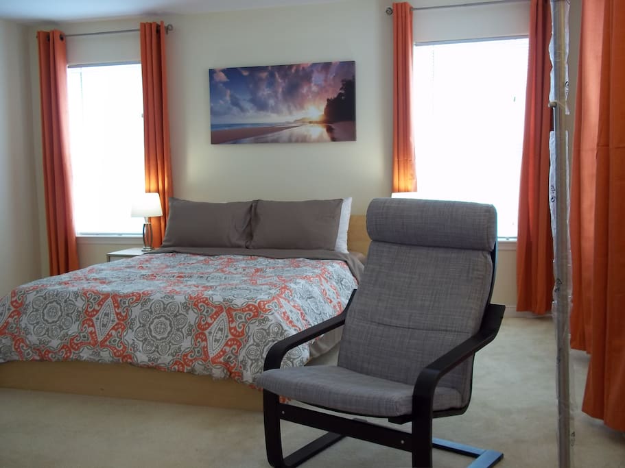 Spacious bedroom with lots of light
