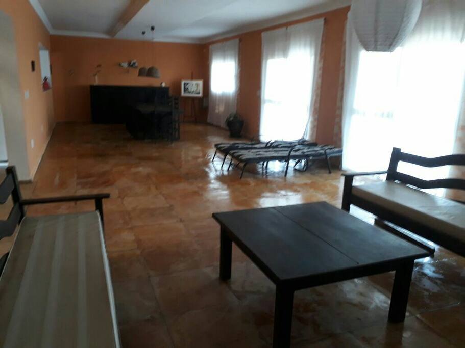 Sala ampla de 4 ambientes