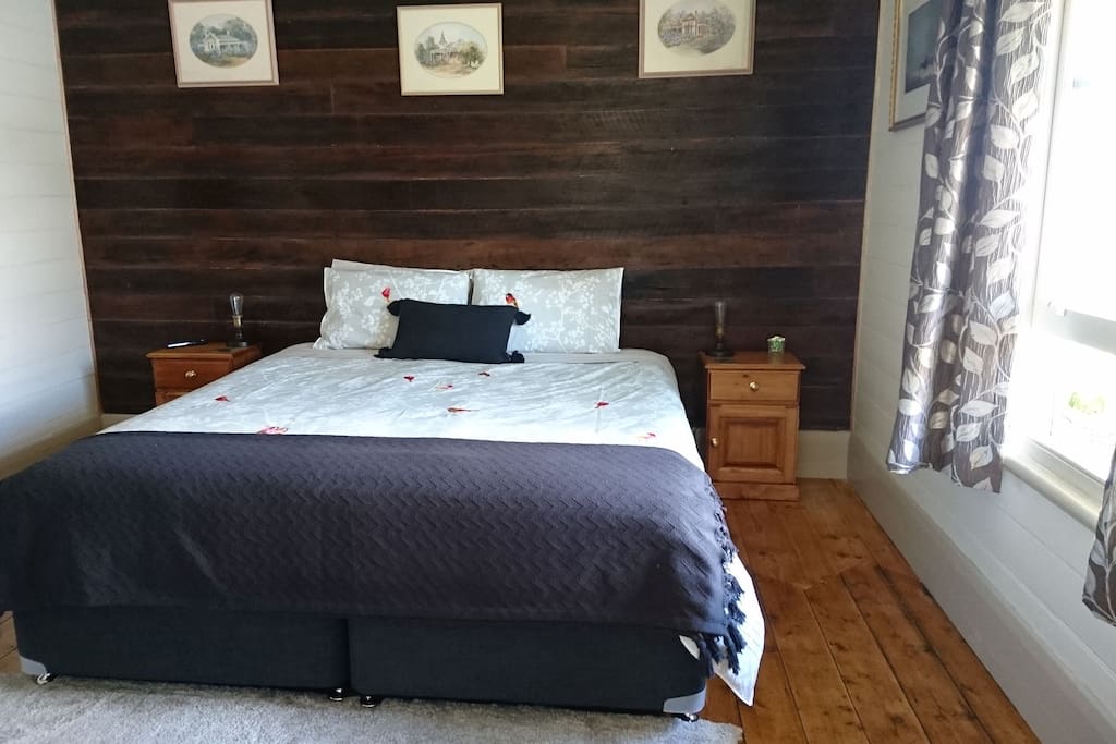King size bed