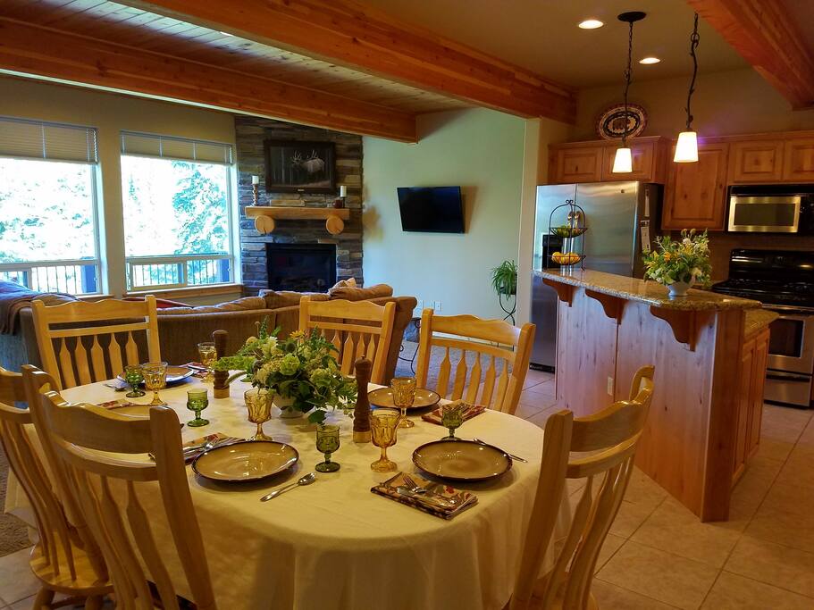 Dining table can be expanded for additional seating