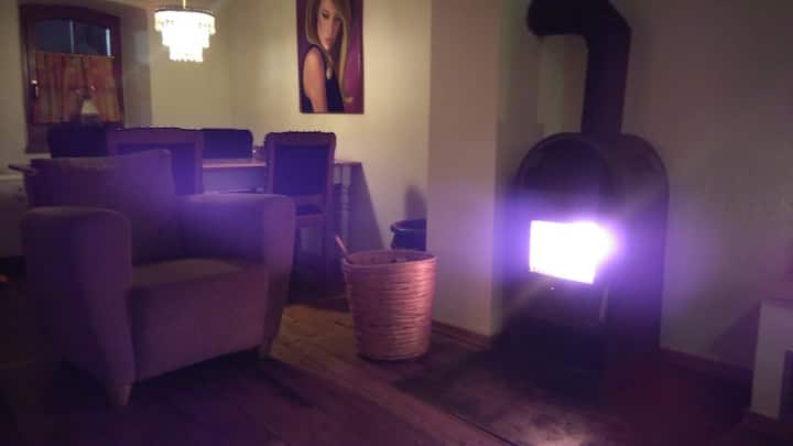 Kachle na drevo (palivové drevo je bezplatné)