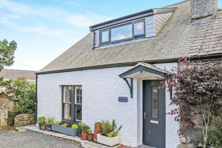 Airbnb Llanbedrog Holiday Rentals Places To Stay Wales