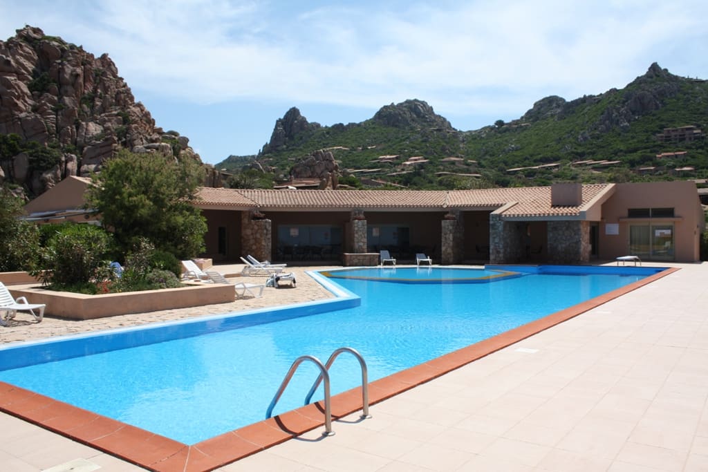 Piscina e club house