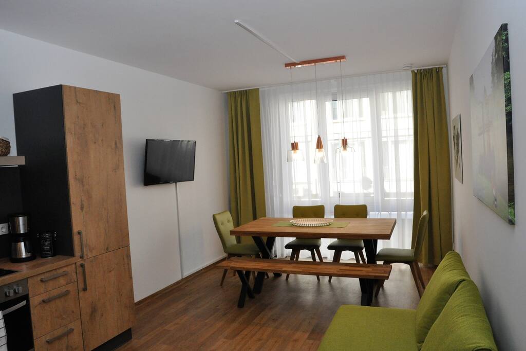 Wohnzimmer - Living Room