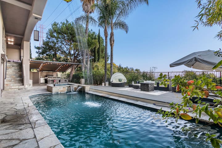 Hike Canyon Swim Heated Pool Relax in Spa/Sauna