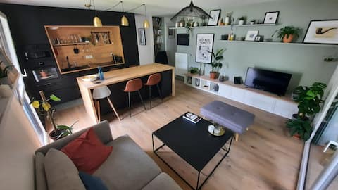 Top performing Airbnb: Apartment by the Erdre with parking in Nantes Erdre
