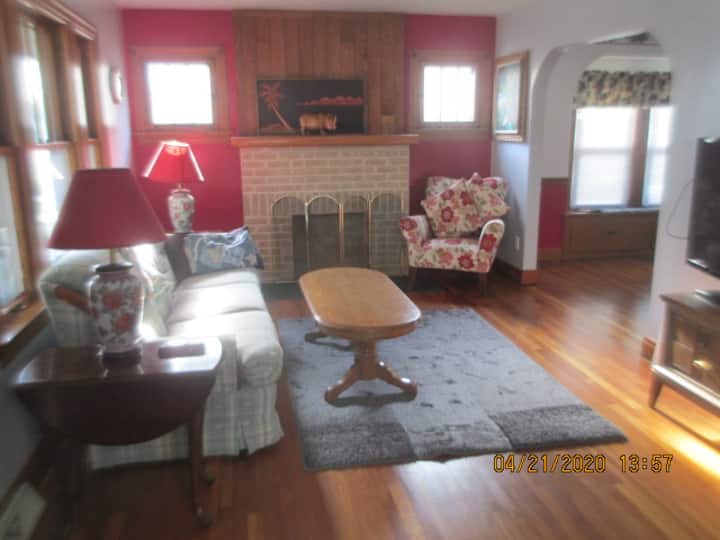 Charming Firestone Park Craftsmen Home - Portage Lakes, OH
