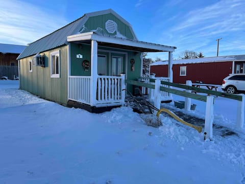 Simple Country Cabin @ Set in Stone