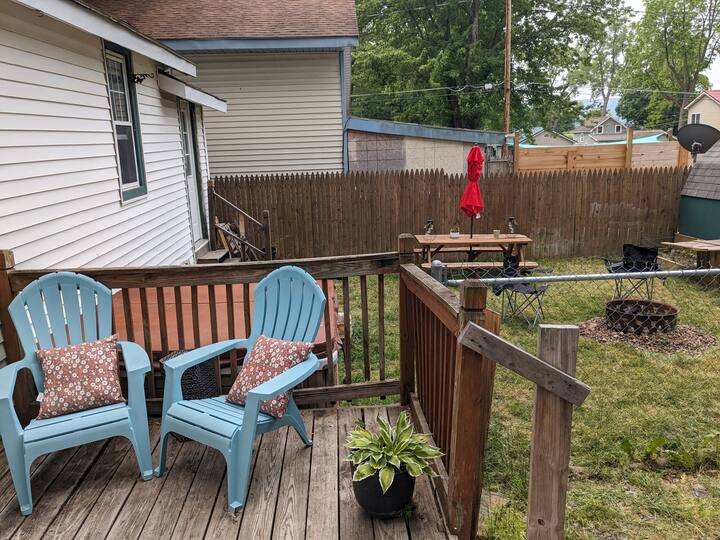 Relaxing Cottage on Honeoye Lake Houses for Rent in Honeoye, New York