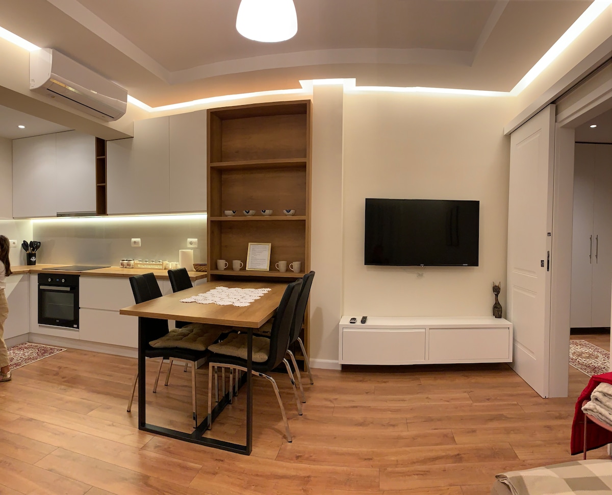 Listing 653236235478893837