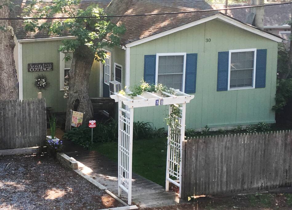 Parking for 2 cars