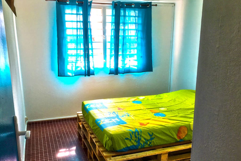 Double bed, room sleeps 2
