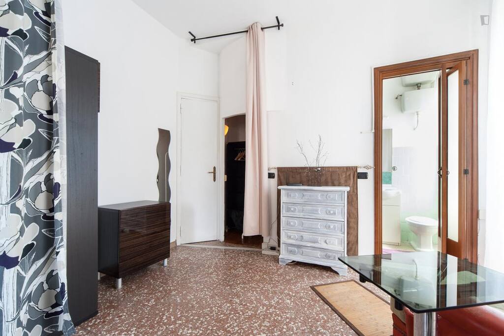ingresso e bagno privato