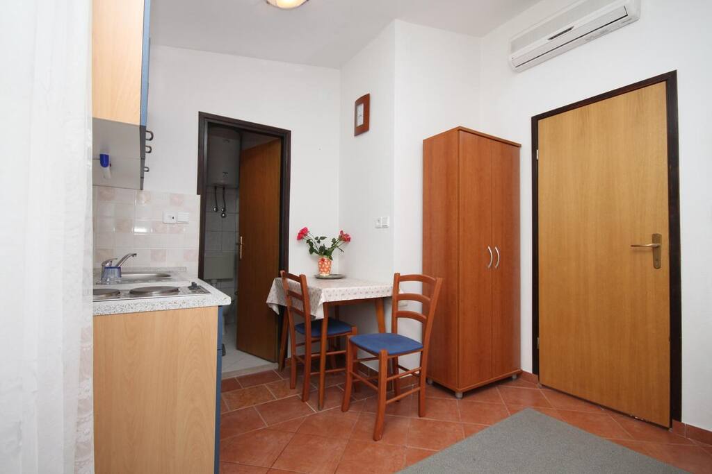 Dining room, Surface: 2 m²