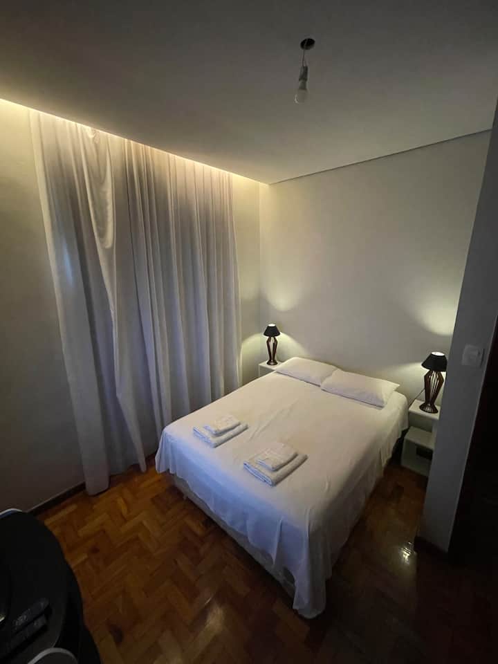 Spavaća soba 01 - bračni krevet