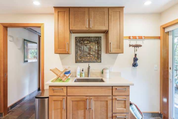 Explore Bainbridge Island From A Garden Suite - Bainbridge Island, WA