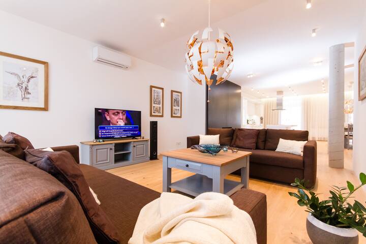 Glamour Excellent F 4-Bedrooms, 4-Bathrooms gallery image 5