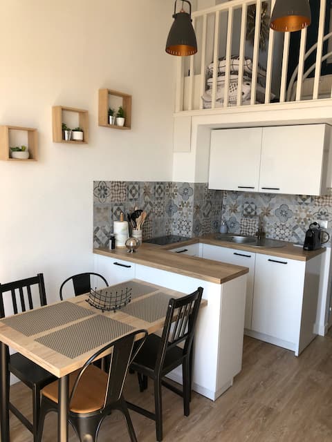 Popular Airbnb listing: Marina Port-Grimaud in Grimaud