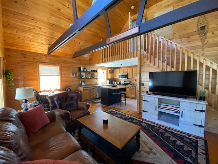 Cozy 2 Bedroom Cabin With Trail Access - Pittsburg, NH