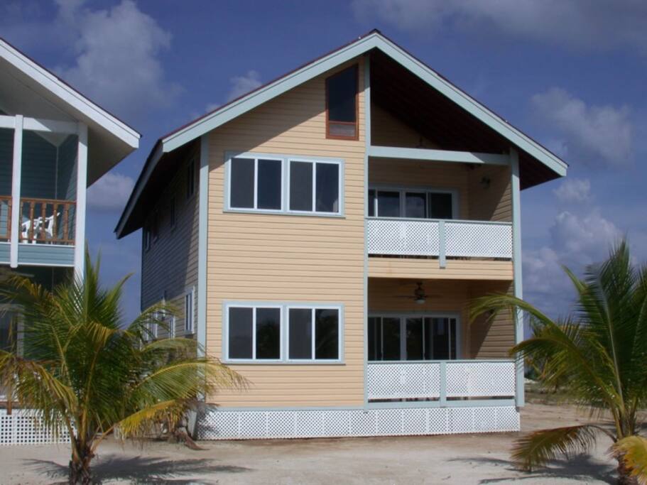 Palms Villa - Lower Villa at Yellow House at Las Palmas Resort
