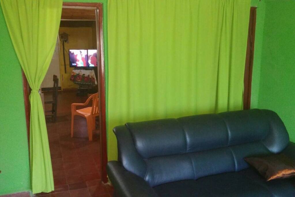 sala y comedor al fondo