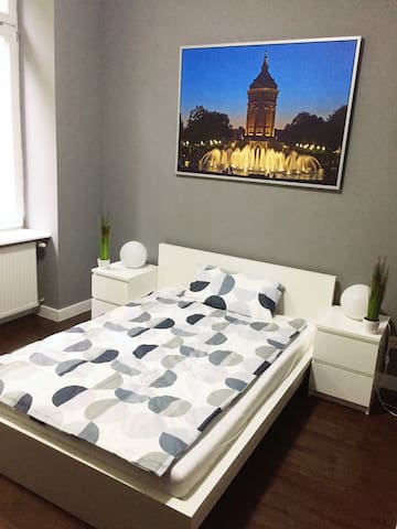 Modern room in city center with private bathroom