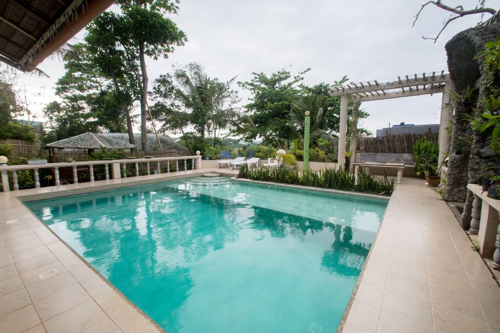 Swimming pool