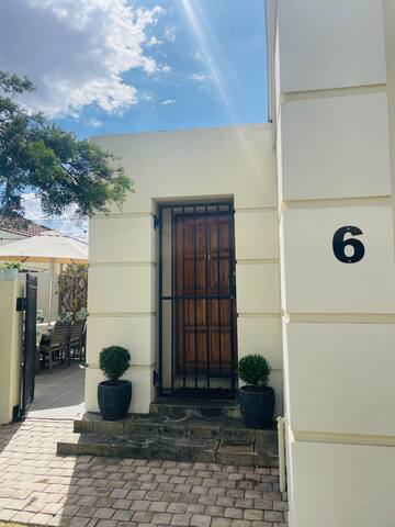 Modern townhouse in small complex gallery image 2