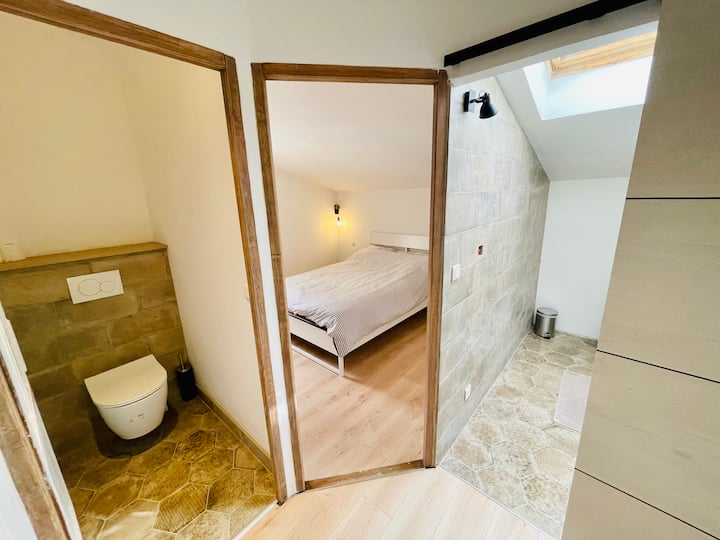 Vstup na toaletu, spálňu a kúpeľňu